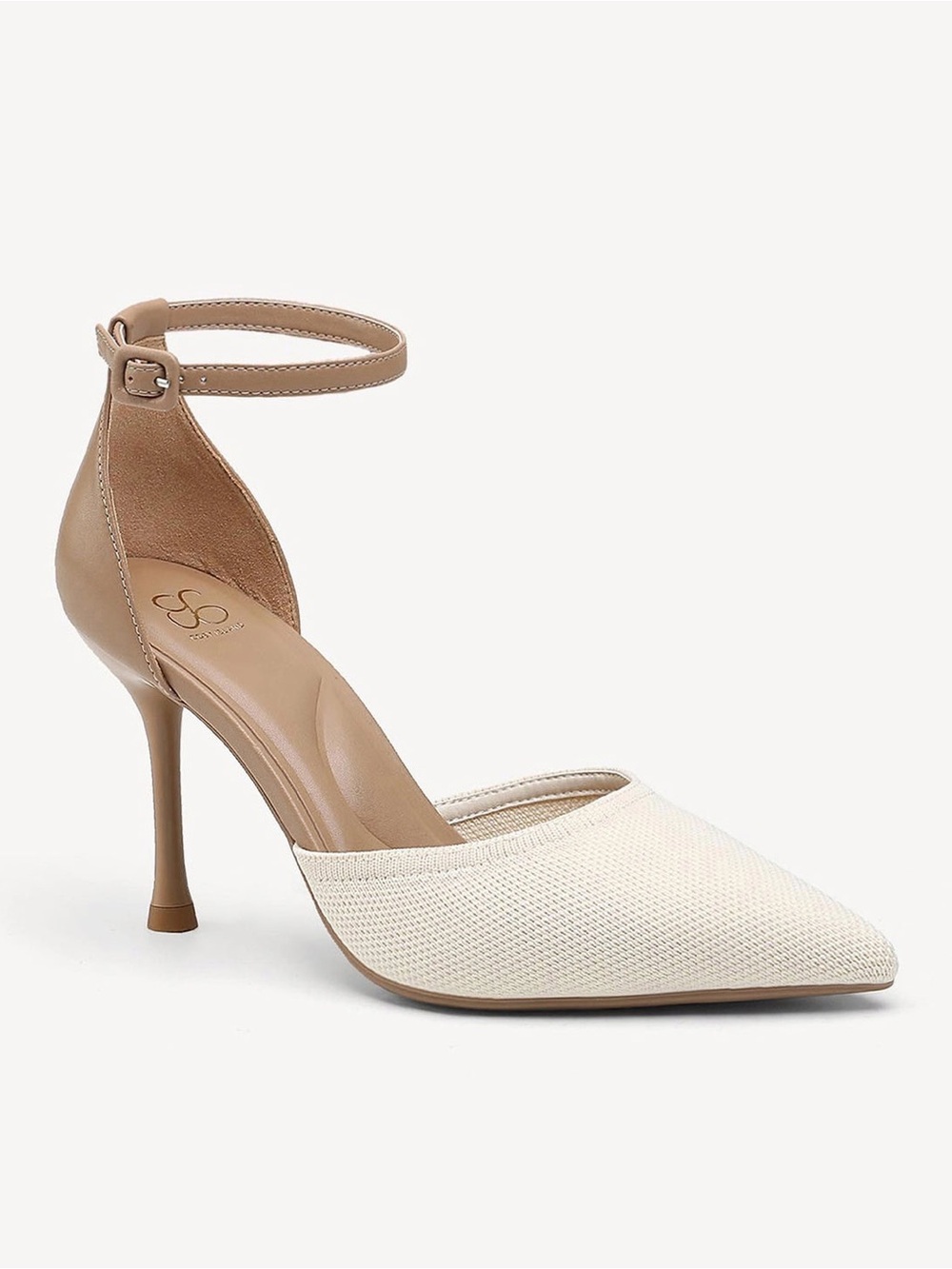 NWOT/Cosy Island Pointed Toe Ankle Strap Pump in Cream and Tan